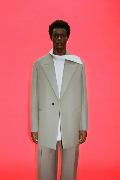 Look 11